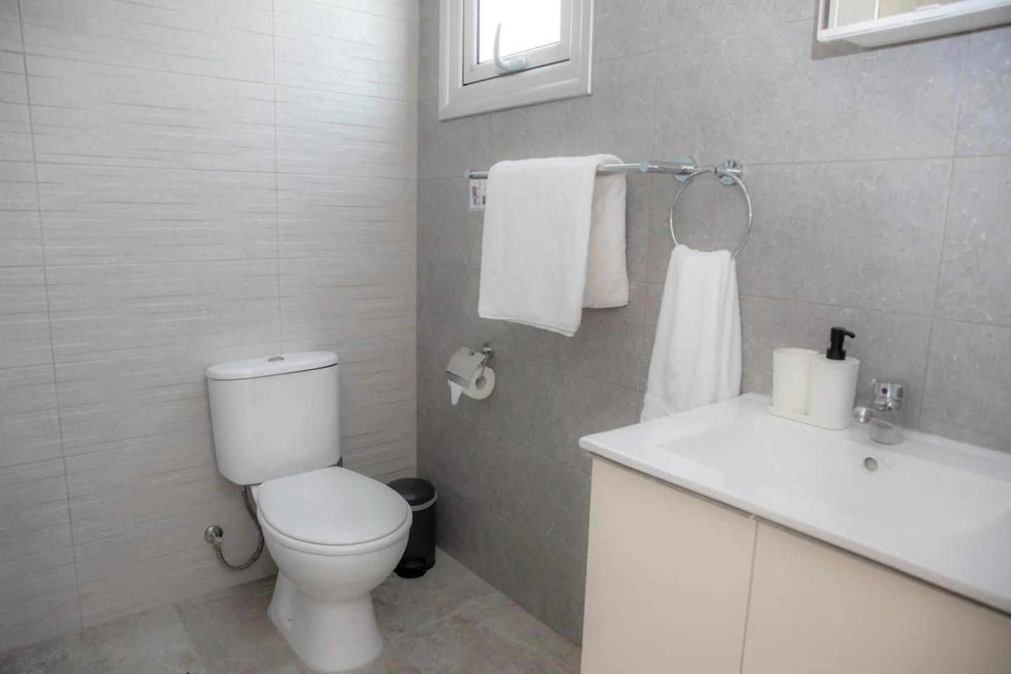 Harbour Lights Studio Apartments Paphos Exterior photo