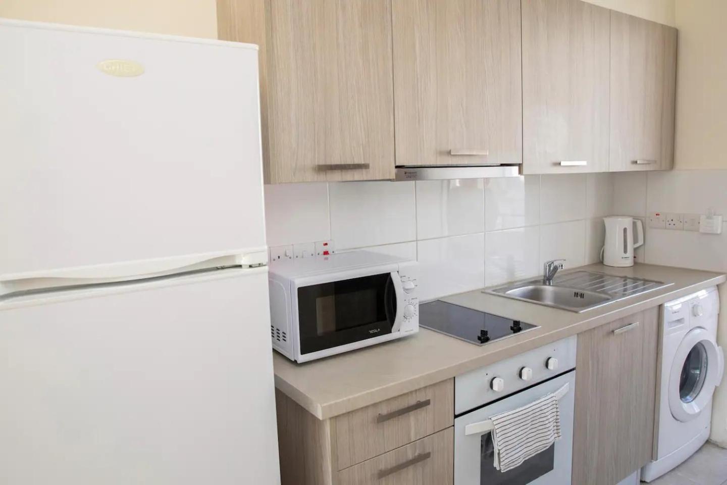 Harbour Lights Studio Apartments Paphos Exterior photo